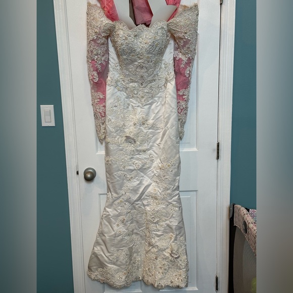 Vintage Designer Wedding Dress - Picture 1 of 14